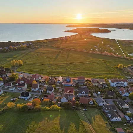 Schicke Mit Terrasse, Gratis Nutzung Vom Ahoi Erlebnisbad Und Sauna In Sellin - Haus De Niege Wech 01